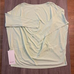 New Lululemon back in action long sleeve Nulu shirt, Kohlrabi Green, size 8